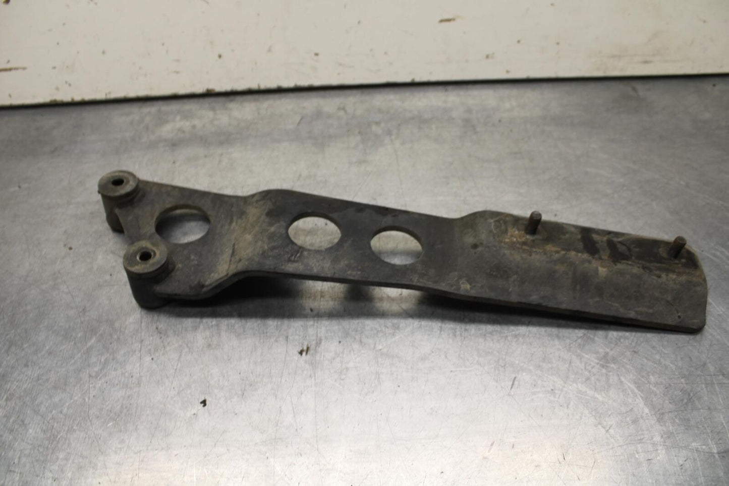 97-03 HONDA SHADOW ACE 750 VT750C MUFFLER EXHAUST PIPE BRACKET MOUNT BB618