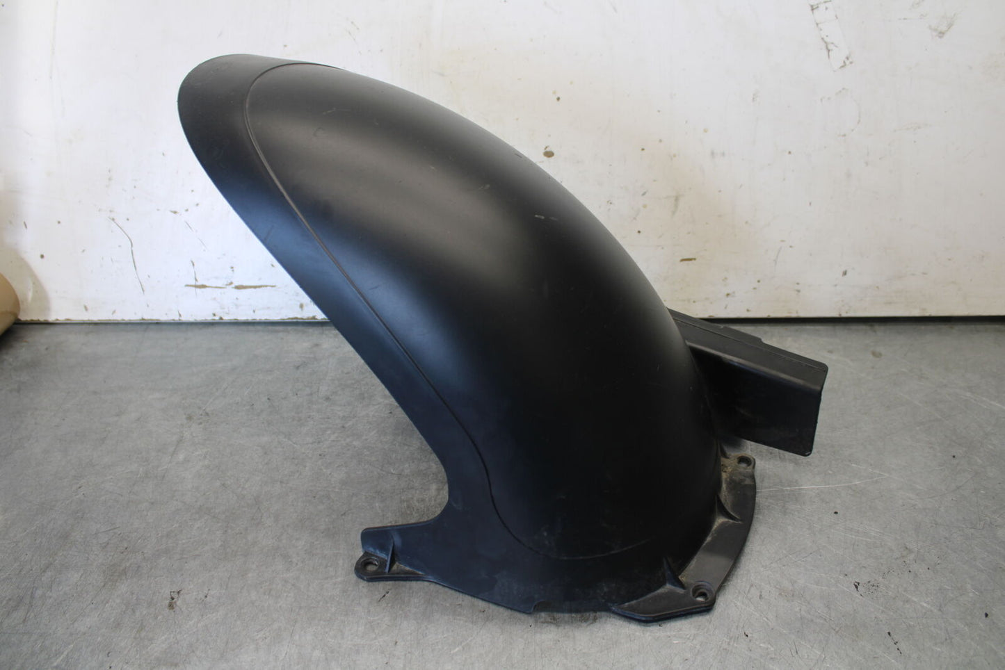06-07 DUCATI MONSTER 695 REAR BACK FENDER MUD GUARD 56510301A BB674