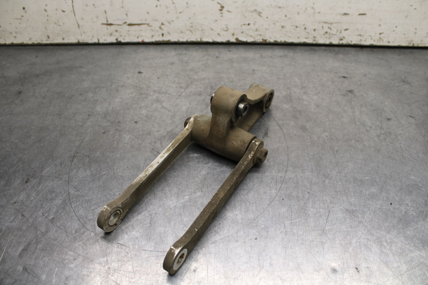 06-07 YAMAHA YZF R6 REAR DOGBONE SHOCK LINKAGE LINK BB742