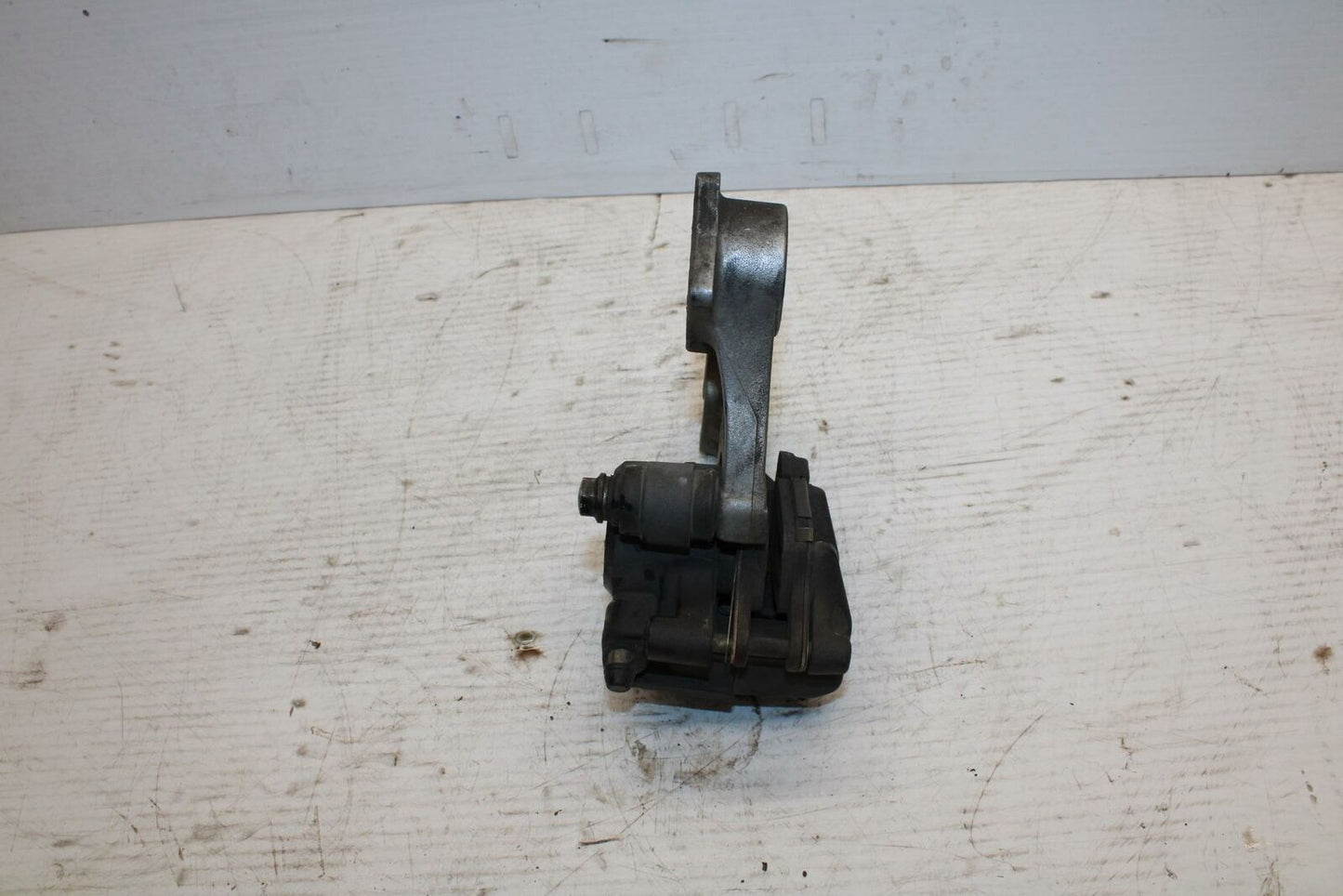 03-05 SUZUKI SV1000 REAR BACK BRAKE CALIPER W MOUNT BRACKET BB296