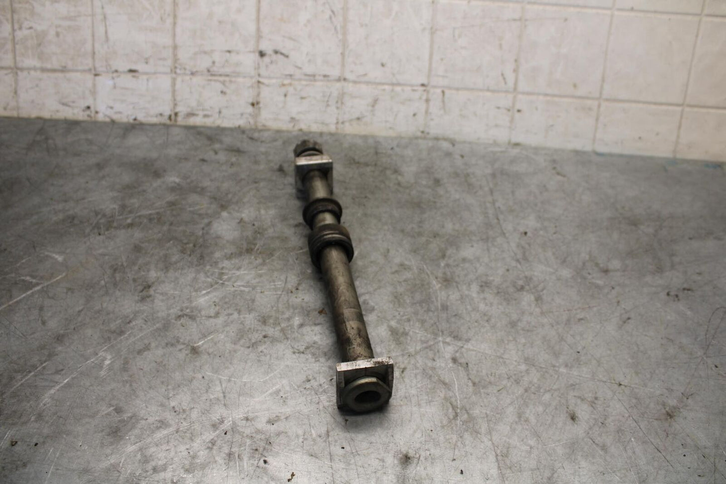 09-12 KAWASAKI NINJA ZX6R REAR AXLE BACK WHEEL RIM PIVOT BOLT AXEL BB544