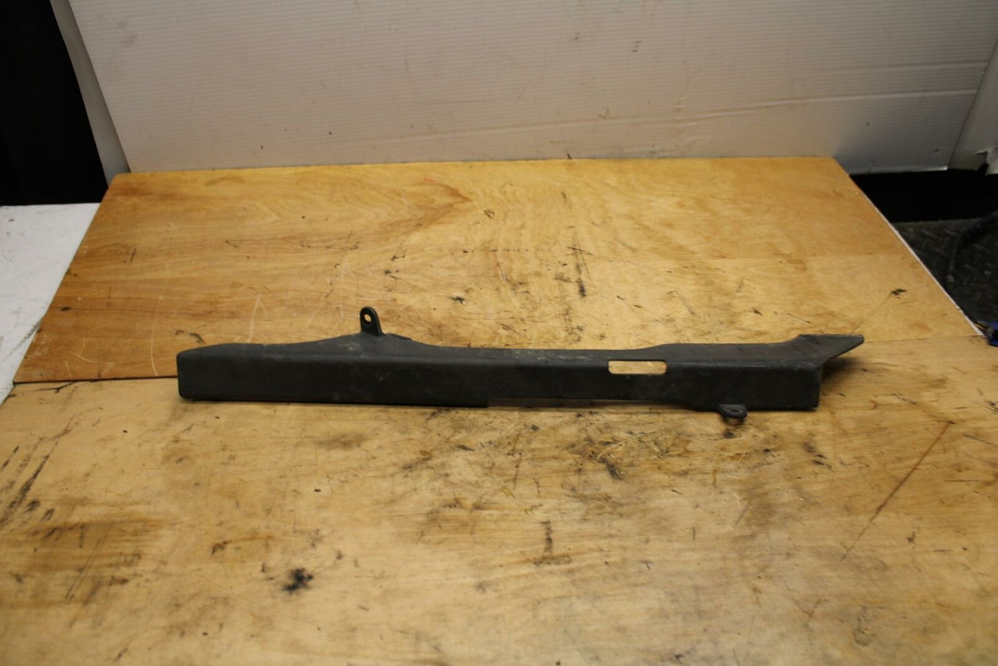 99-00 YAMAHA YZF R6 REAR BACK DRIVE CHAIN GUARD COVER SHIELD BB327