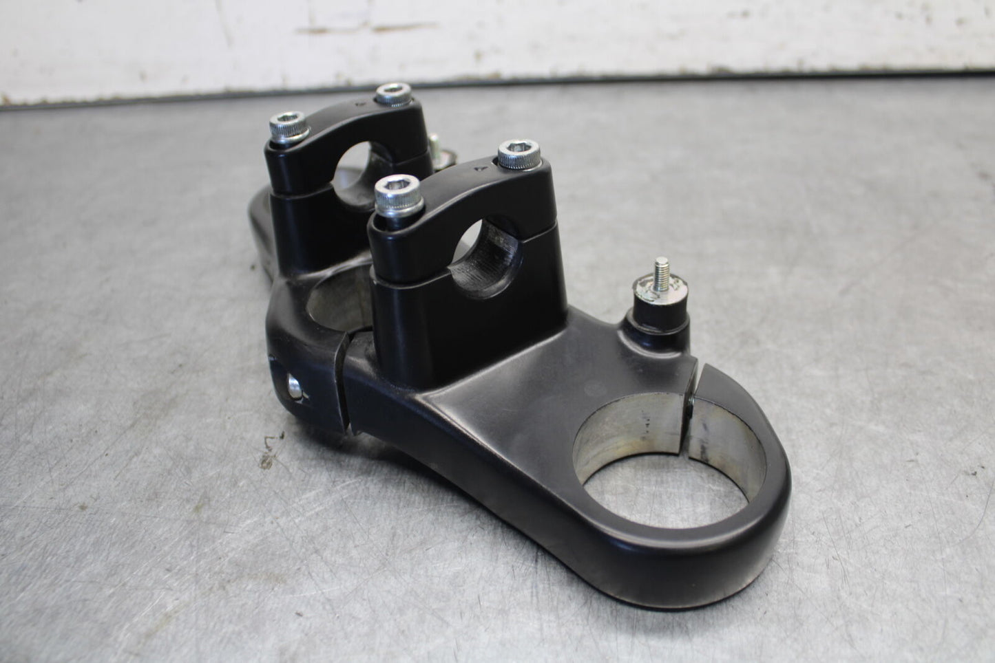 06-07 DUCATI MONSTER 695 FORKS UPPER TRIPLE TREE CLAMP BB674