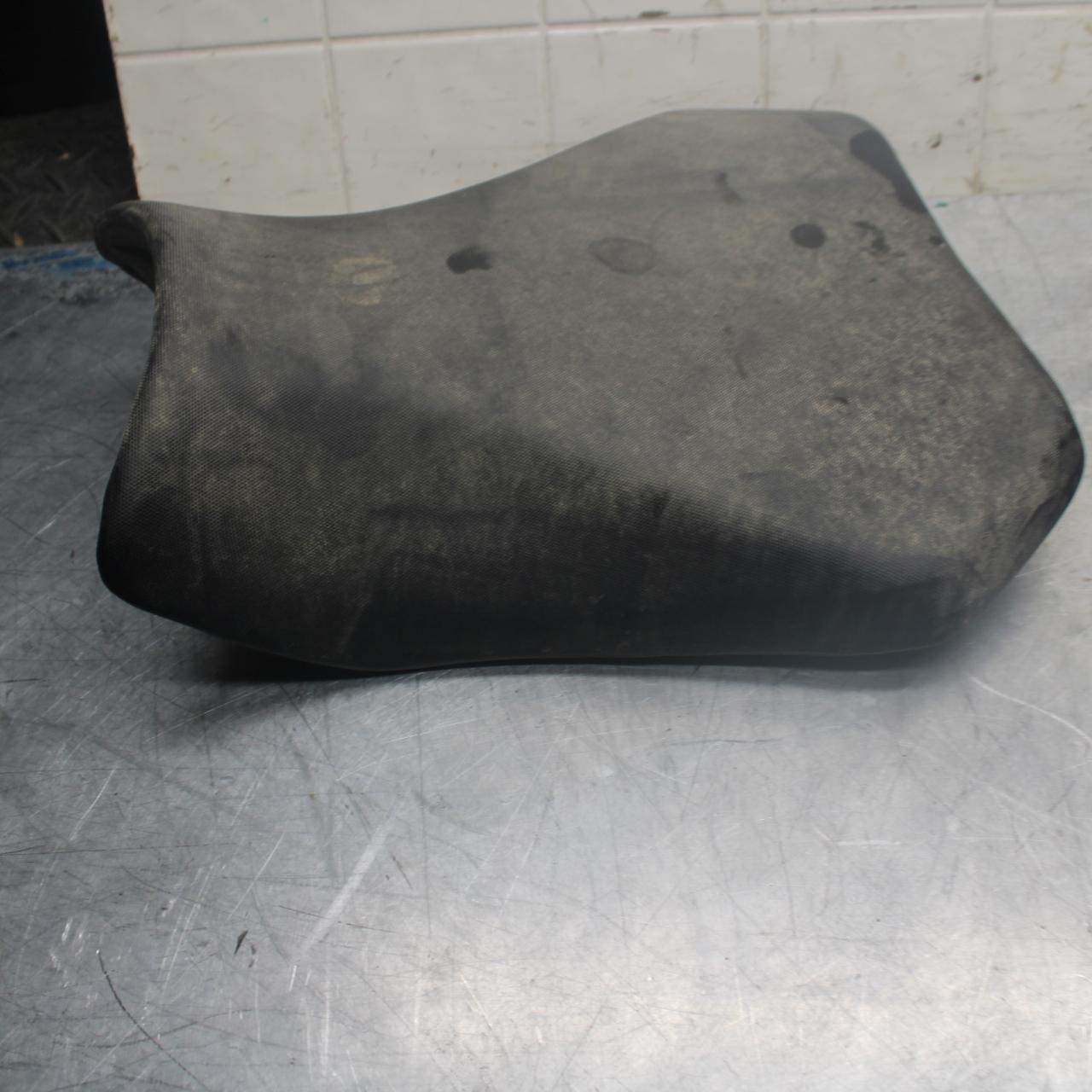 15-21 SUZUKI GSXR600 FRONT DRIVERS SEAT PAD SADDLE BB460
