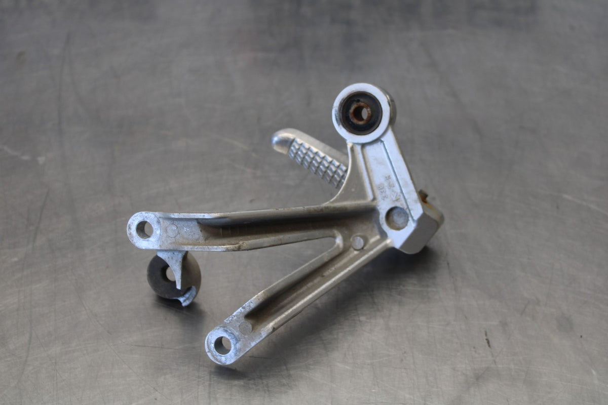 97-00 SUZUKI GSXR600 SRAD RIGHT REAR BACK PASSENGER PEG BB921