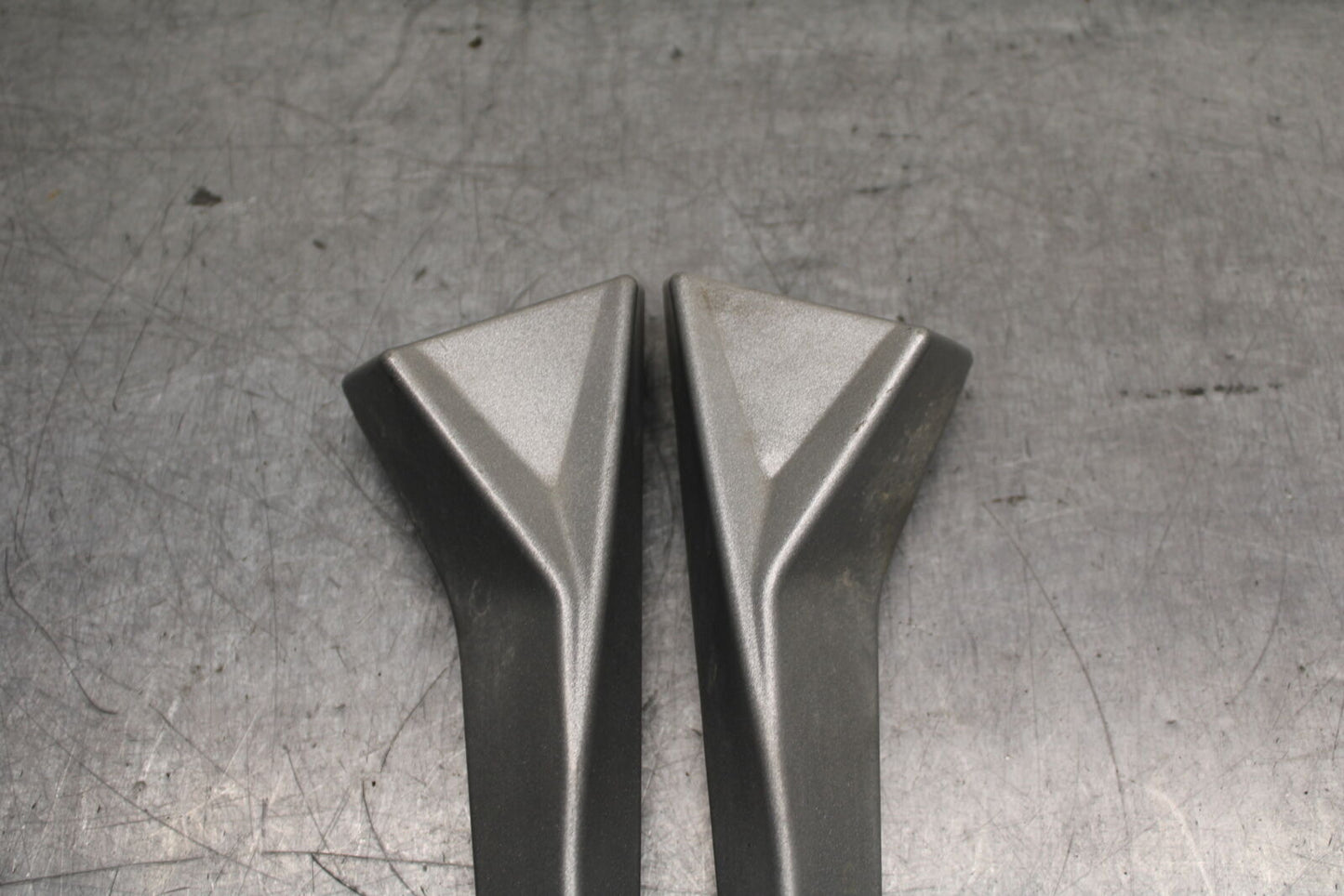 13-16 KTM 390 DUKE REAR BACK PASSENGER PEG SET PAIR BB748