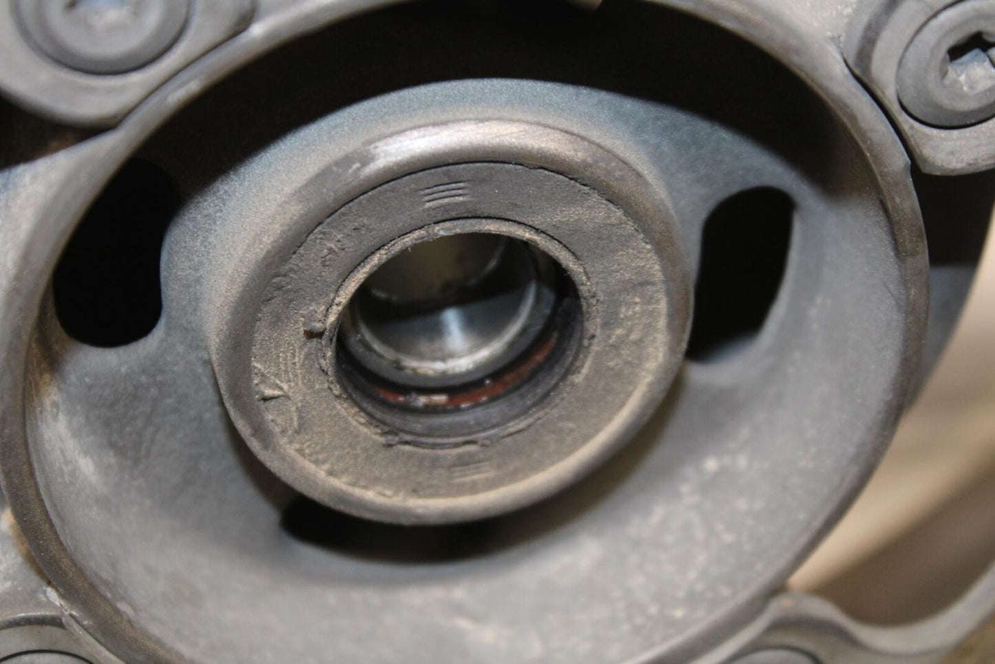 2009 Triumph Daytona 675 WHEEL AND REAR ROTOR BACK BRAKE DISC BB584