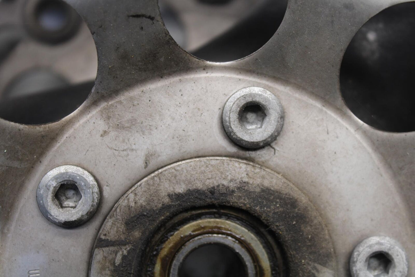 1995 Suzuki RF600R FRONT WHEEL AND LEFT RIGHT BRAKE ROTORS DISCS BB615