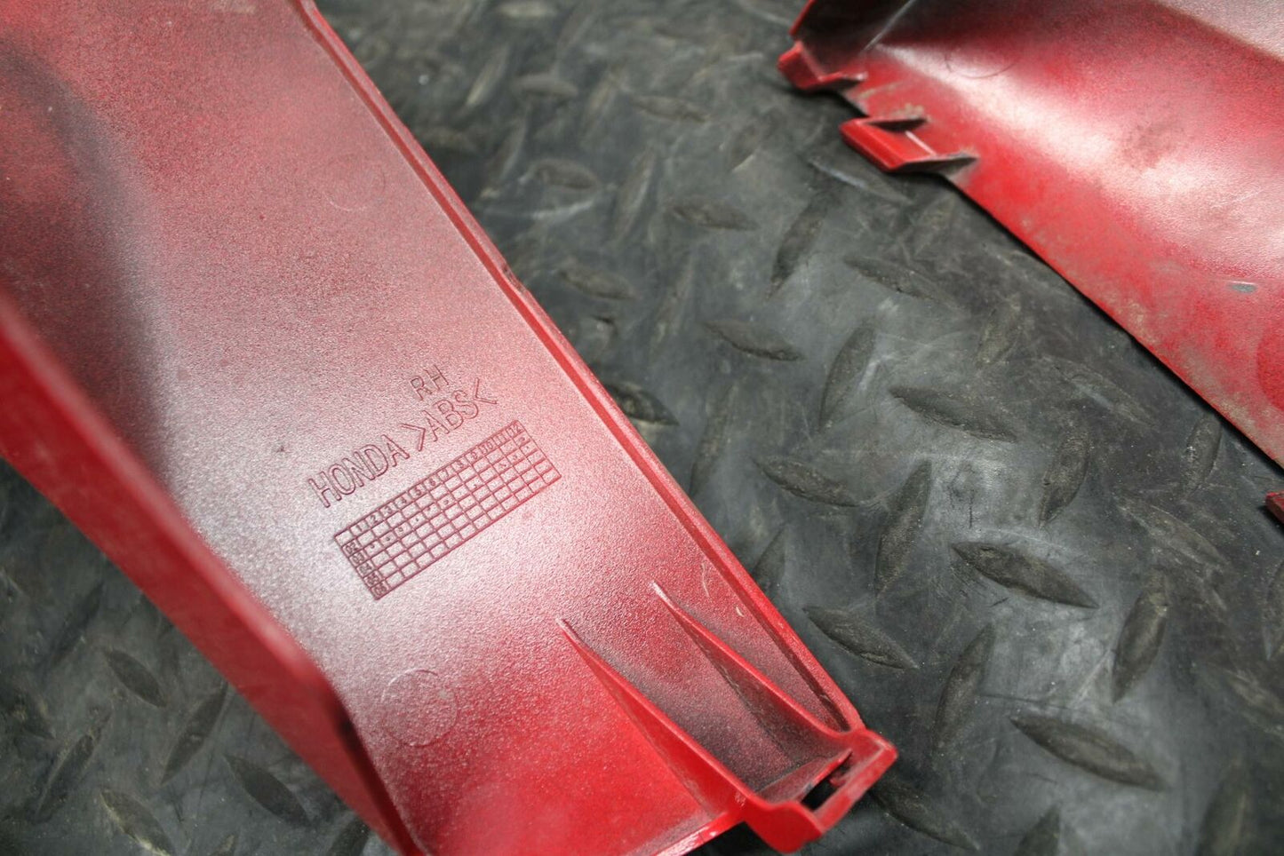 03-04 HONDA CBR600RR RIGHT LEFT FRONT DUCT COVERS PANELS COWLS BB200