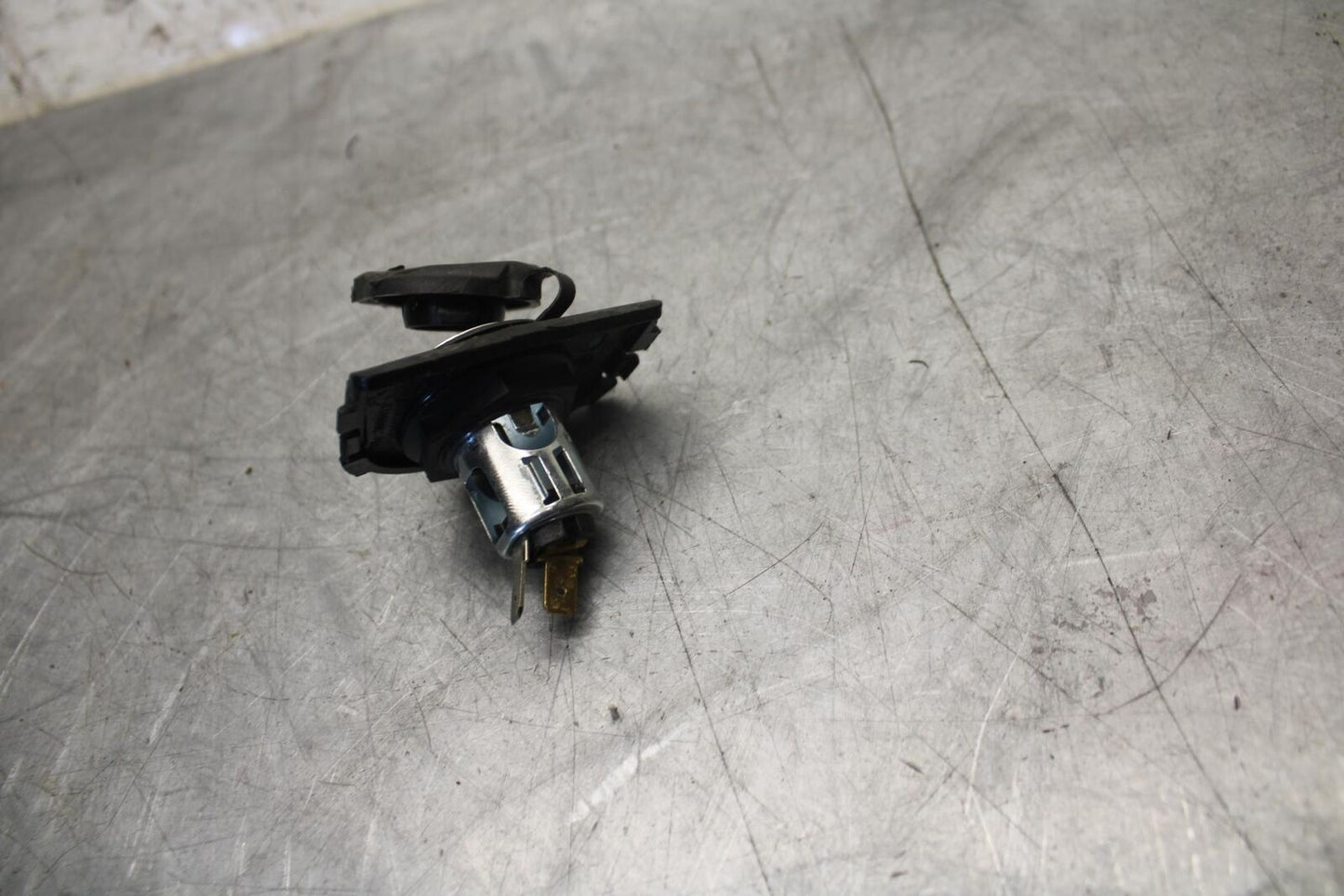 22 KTM 890 ADVENTURE AUX POWER PLUG BB514