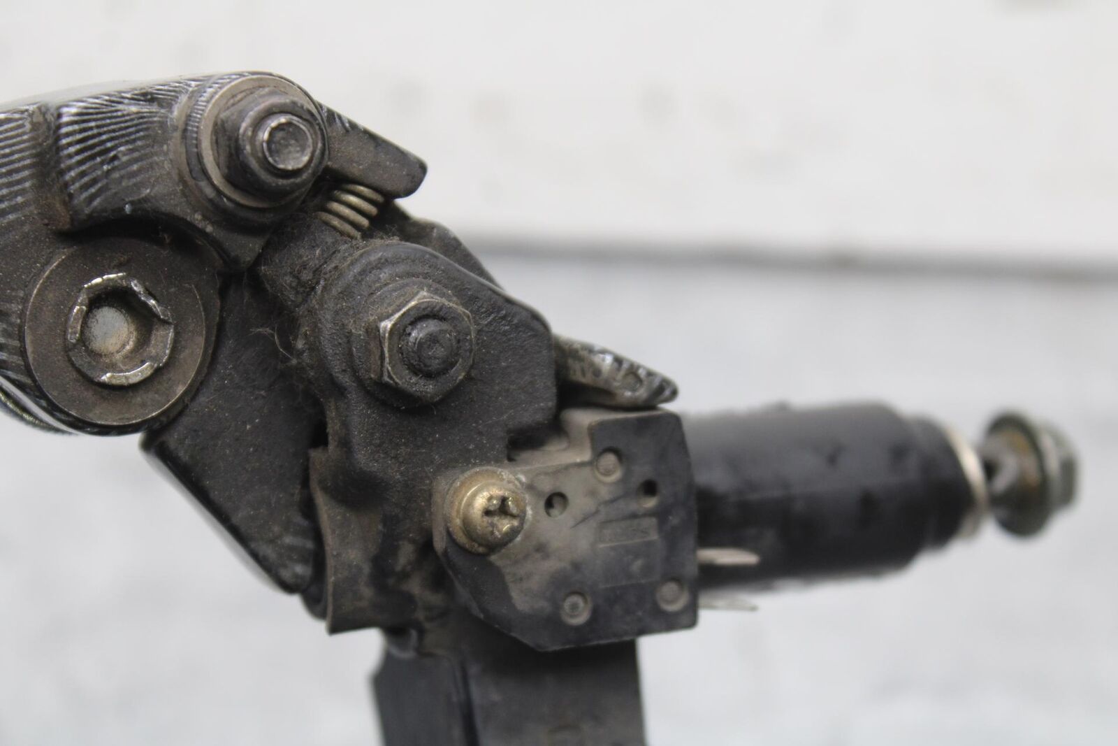 01-03 SUZUKI GSXR600 FRONT BRAKE MASTER CYLINDER w/ LEVER 57300-33E01 BB633