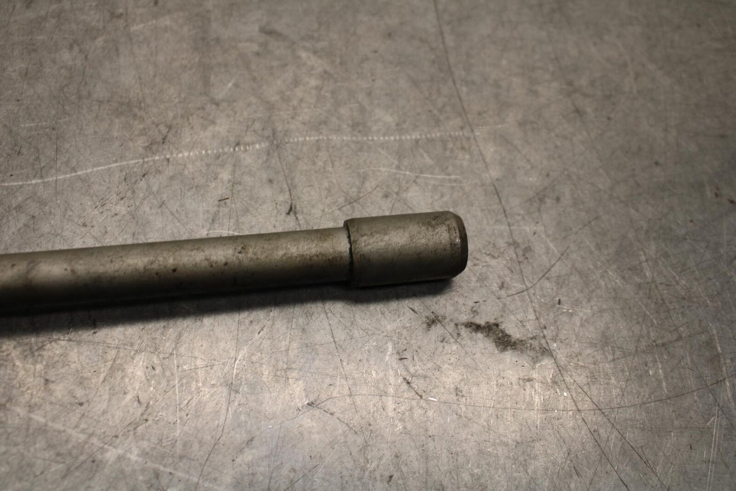 16-17 MOTO GUZZI V7 II REAR AXLE BACK WHEEL RIM PIVOT BOLT AXEL BB57