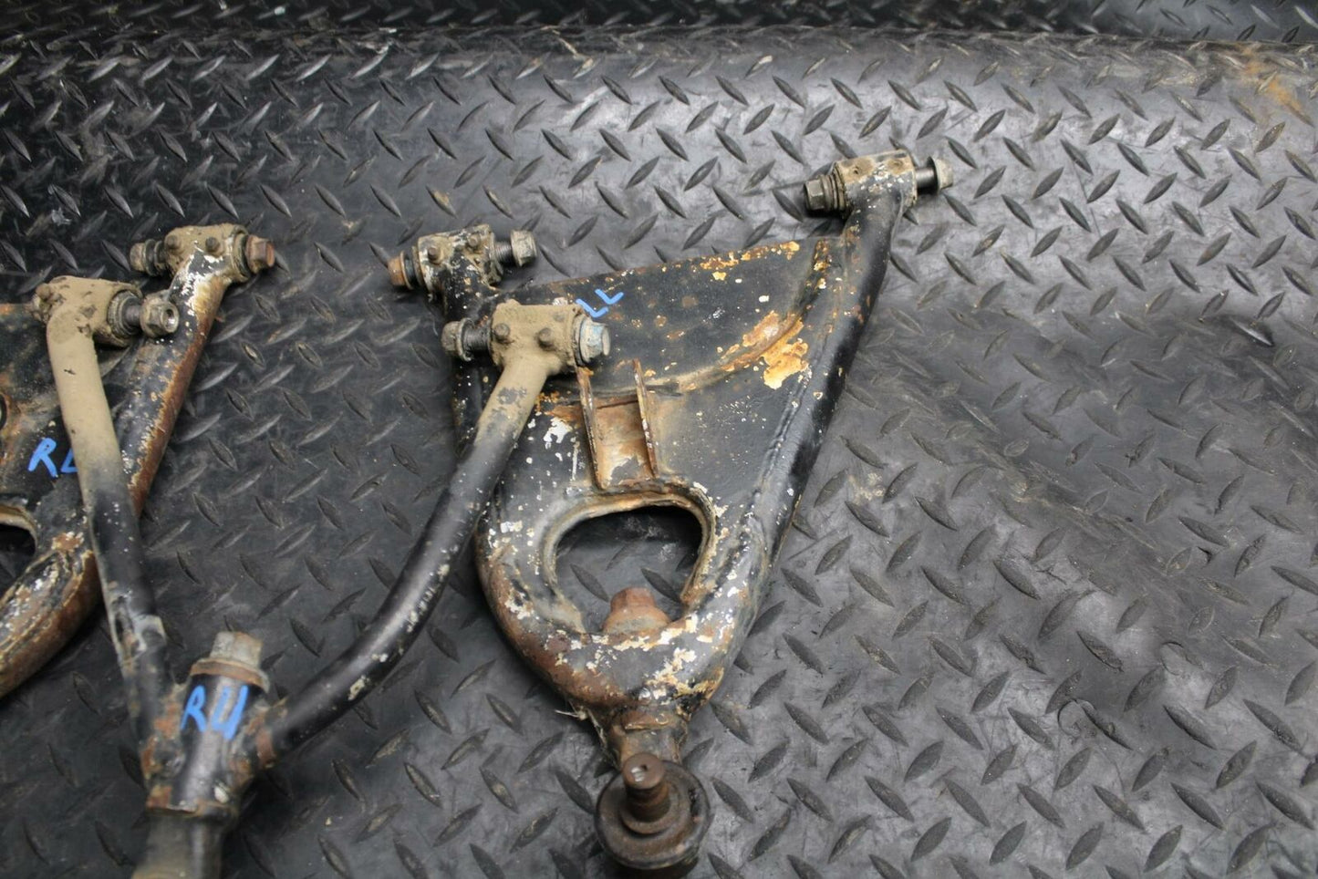 85-86 SUZUKI QUADRACER 250 FRONT RIGHT LEFT A ARM SET BB210