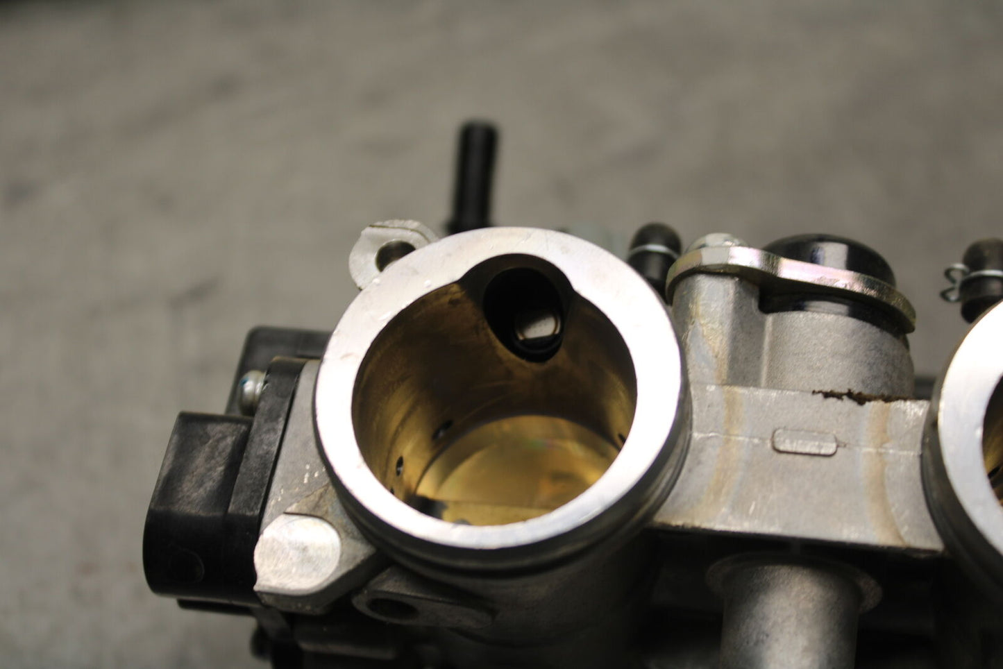 19-24 YAMAHA R3 MAIN FUEL INJECTORS / THROTTLE BODIES BB736