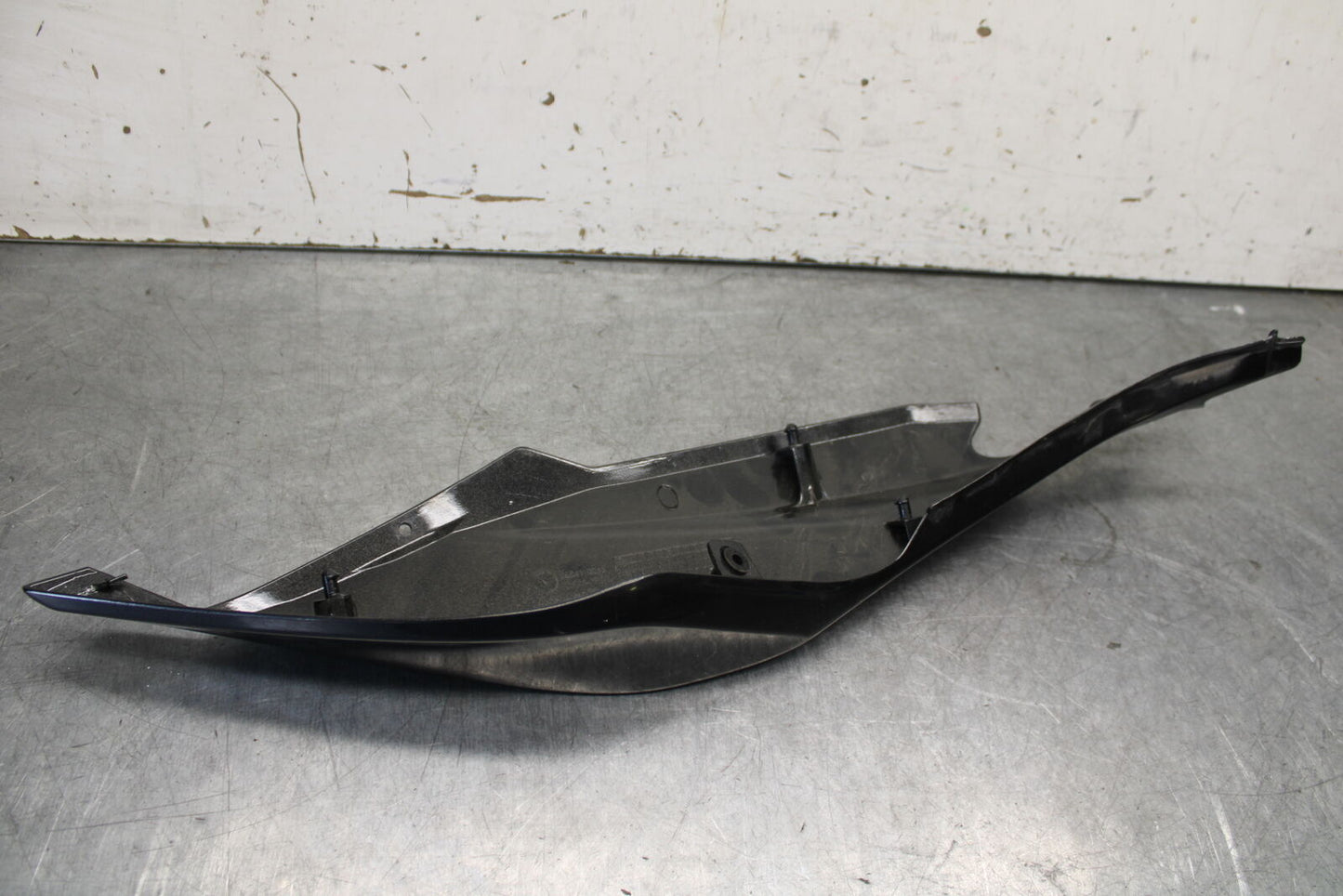 18-23 KAWASAKI NINJA 400 RIGHT REAR BACK TAIL FAIRING COWL SHROUD BB679