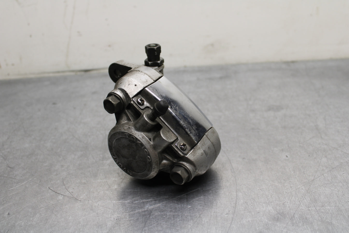 00 SUZUKI INTRUDER 1500 VL1500 RIGHT FRONT BRAKE CALIPER BB761