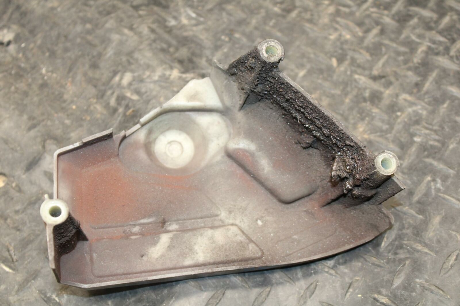 03 SUZUKI SV650S ENGINE SPROCKET COVER BB219