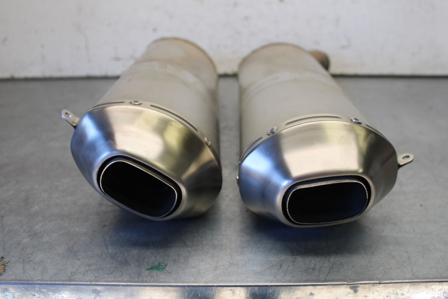 07-08 DUCATI 1098 EXHAUST PIPE MUFFLER SLIP ON CAN SILENCER BB699