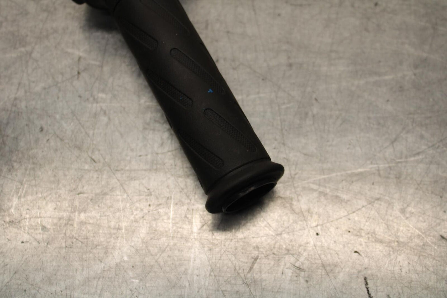 2006 Suzuki SV650 RIGHT THROTTLE GRIP BB93
