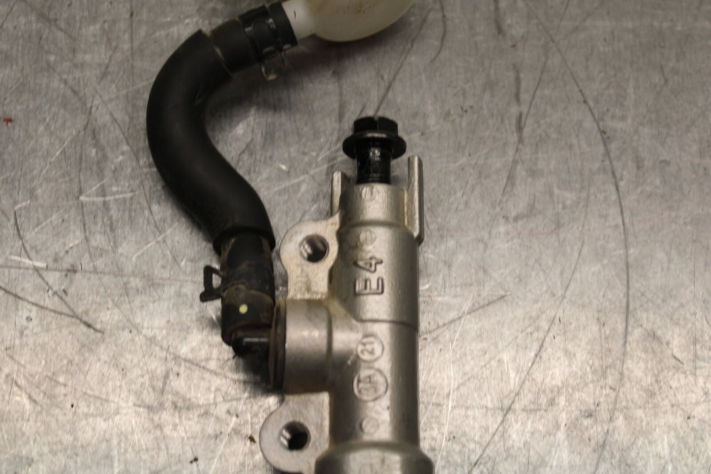 19-24 YAMAHA R3 REAR BACK BRAKE MASTER CYLINDER W RESERVOIR BB736