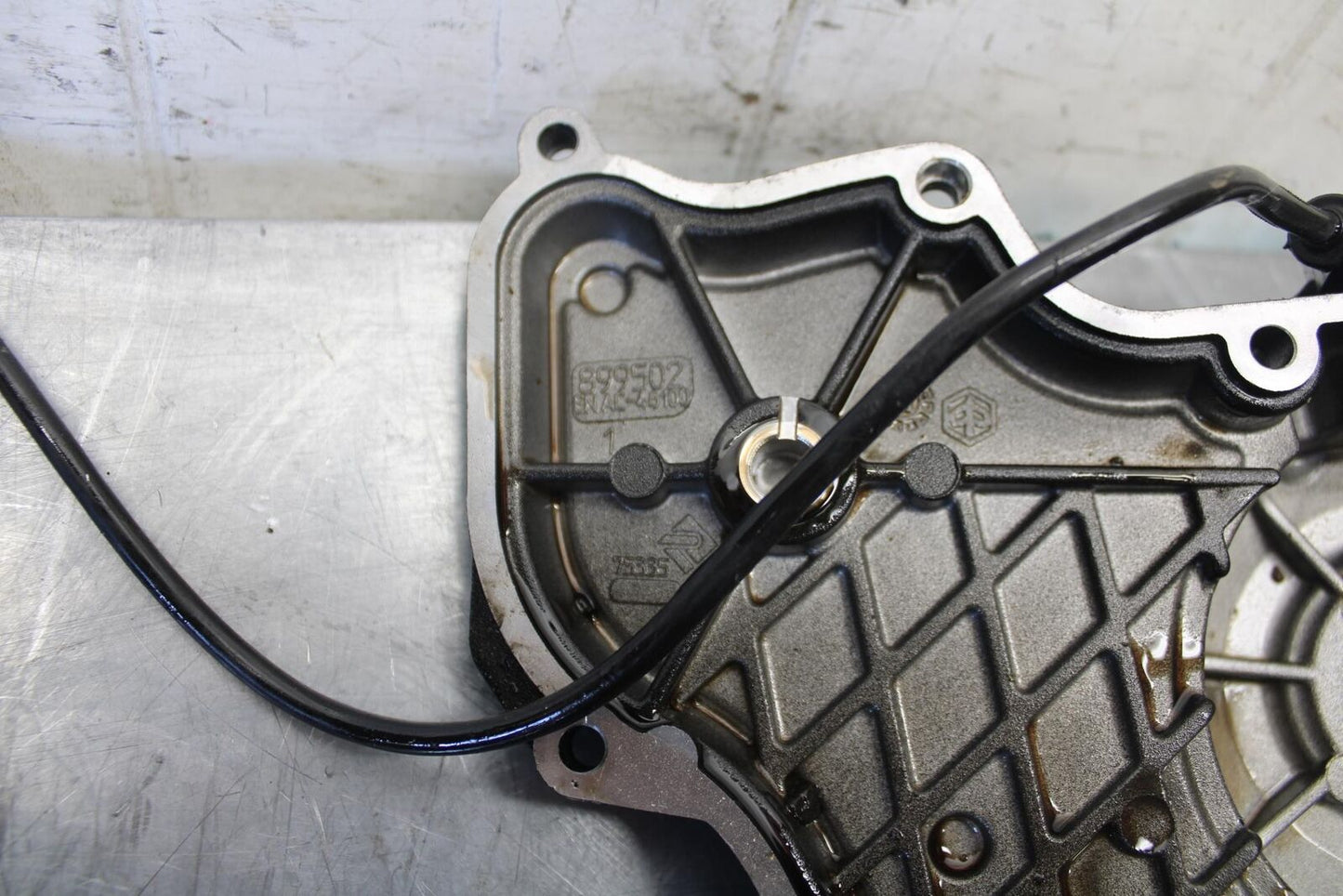 2010 Aprilia RSV1000R CLUTCH SIDE ENGINE MOTOR COVER BB513