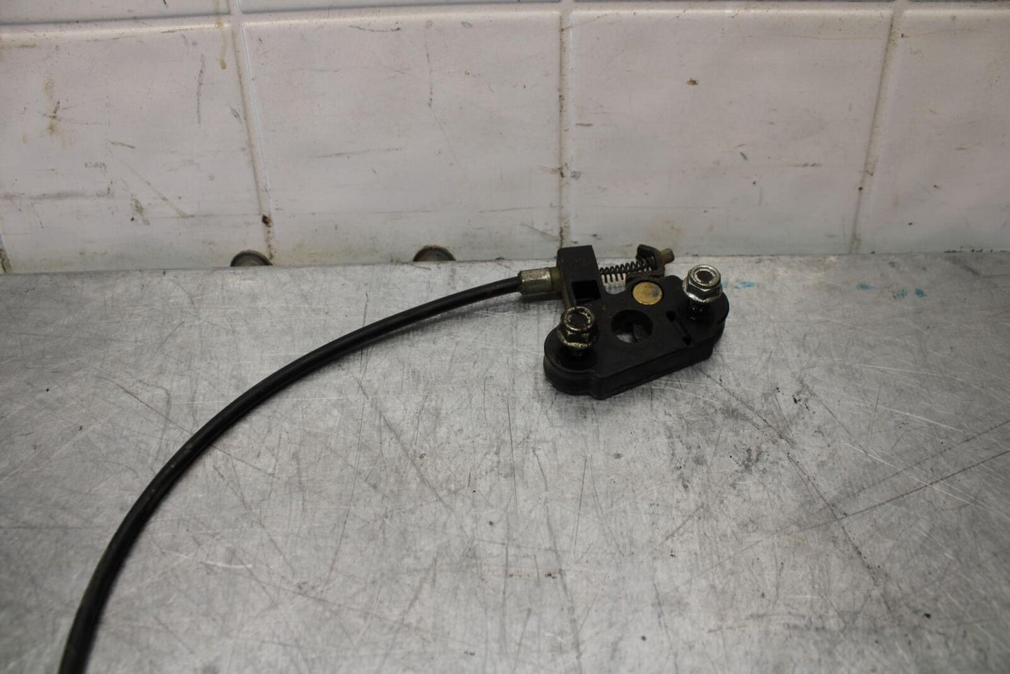 91-92 SUZUKI GSXR1100 GSXR 1100M SEAT LOCK LATCH BB435