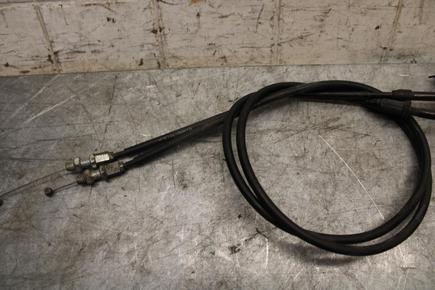 2007 Suzuki GSXR600 THROTTLE CABLES LINES 58300-01H00 58300-01H10 BB540