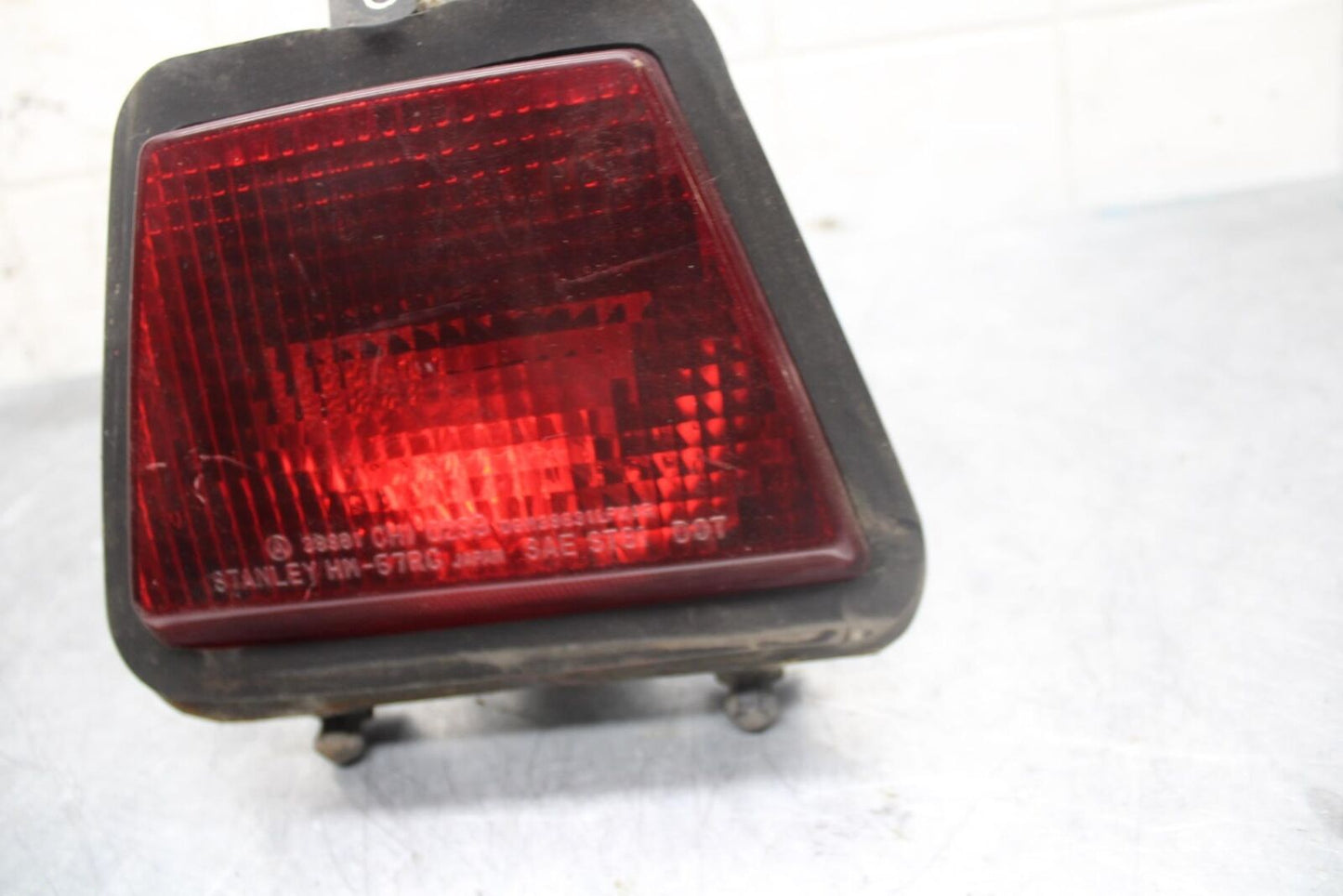 1984 Honda Interceptor 750 VF750F REAR TAIL TAILLIGHT BACK BRAKE LIGHT BB38