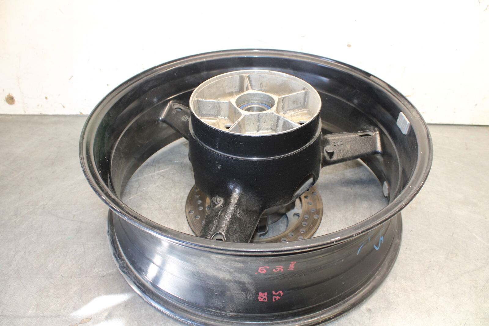 01-02 SUZUKI GSXR1000 REAR WHEEL BACK RIM BB73