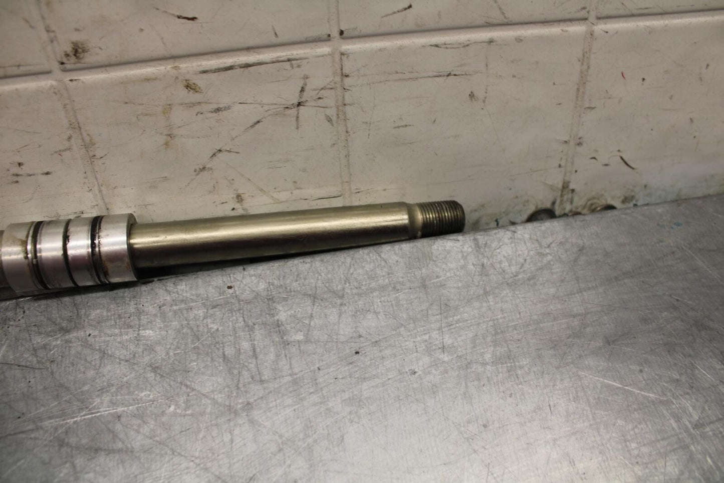 17-21 TRIUMPH STREET TRIPPLE R ABS FRONT WHEEL RIM AXLE PIVOT BOLT bb452