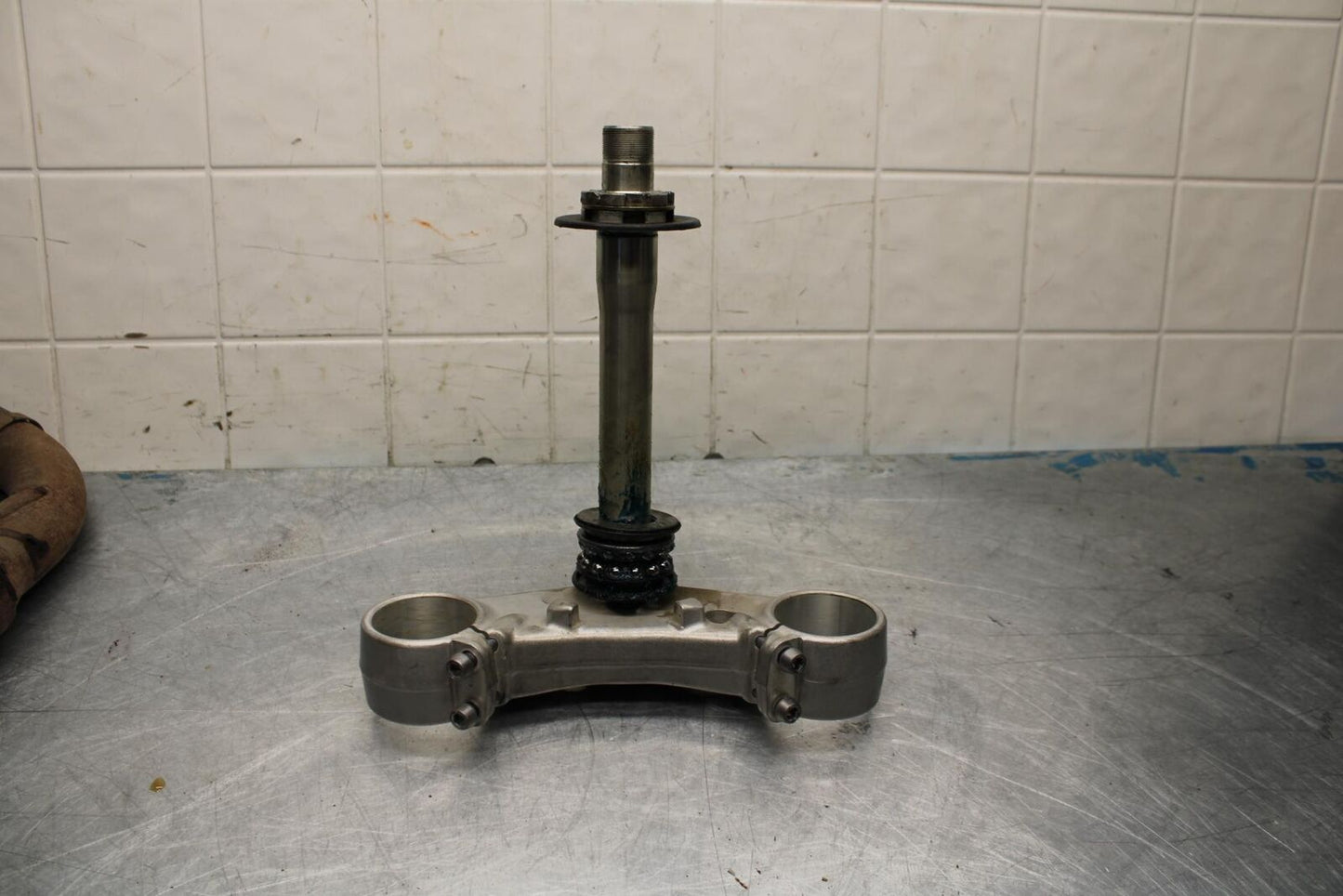 06-07 TRIUMPH DAYTONA 675 DAYTONA 675 FRONT FORKS CLAMP LOWER TRIPLE TREE BB441