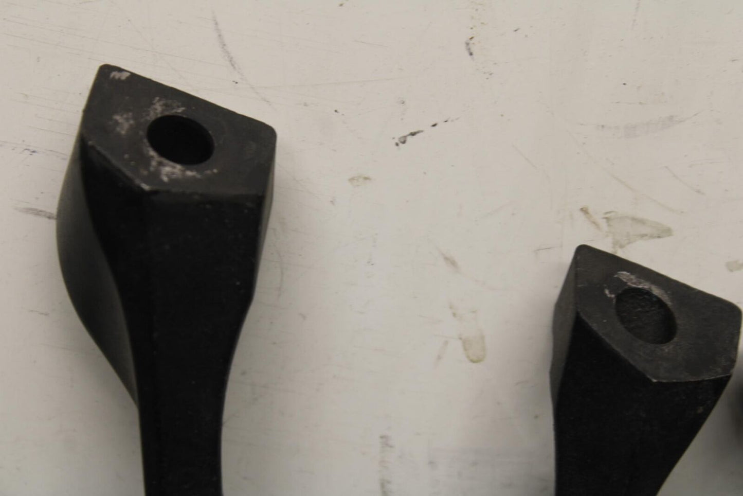 2011 Suzuki GSXR1000 REAR FOOT RESTS PEGS STEPS SET PAIR BB96