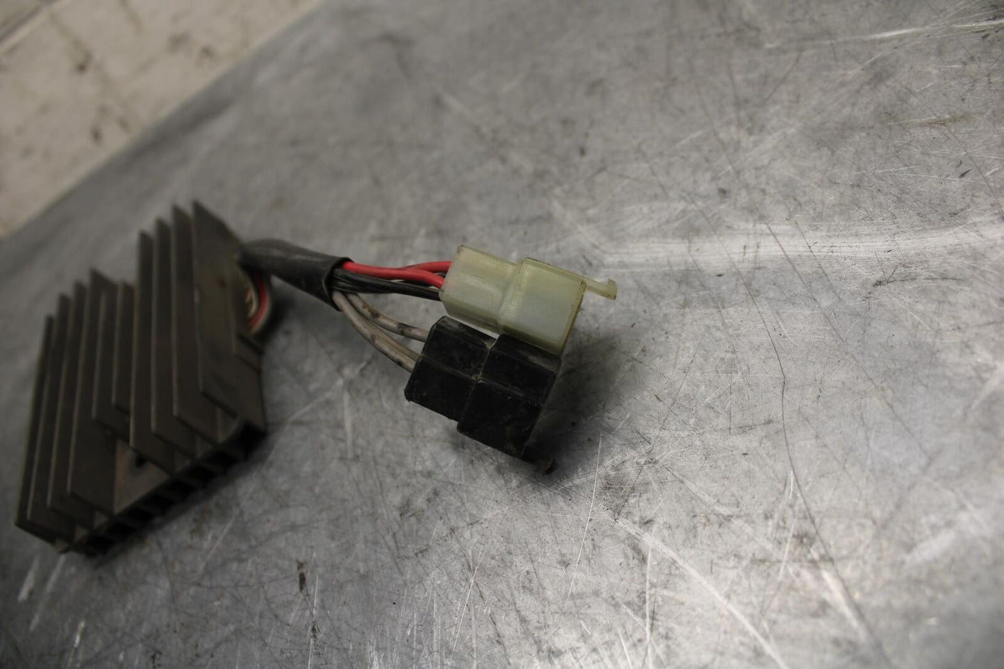 1998 Suzuki TL1000S RECTIFIER VOLTAGE REGULATOR BB508