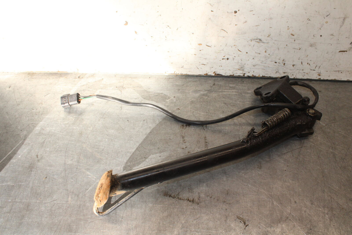 01-06 TRIUMPH TIGER 955I KICKSTAND SIDE KICK STAND BB693