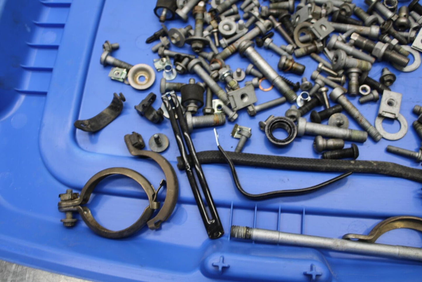 16-18 KTM 690 DUKE MISCELLANEOUS MOUNTING BOLTS HARDWARE MOTOR SCREWS BB631