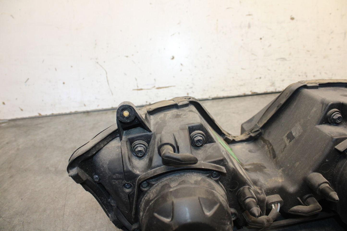 07-08 TRIUMPH DAYTONA 675 FRONT HEADLIGHT HEAD LIGHT LAMP BB685