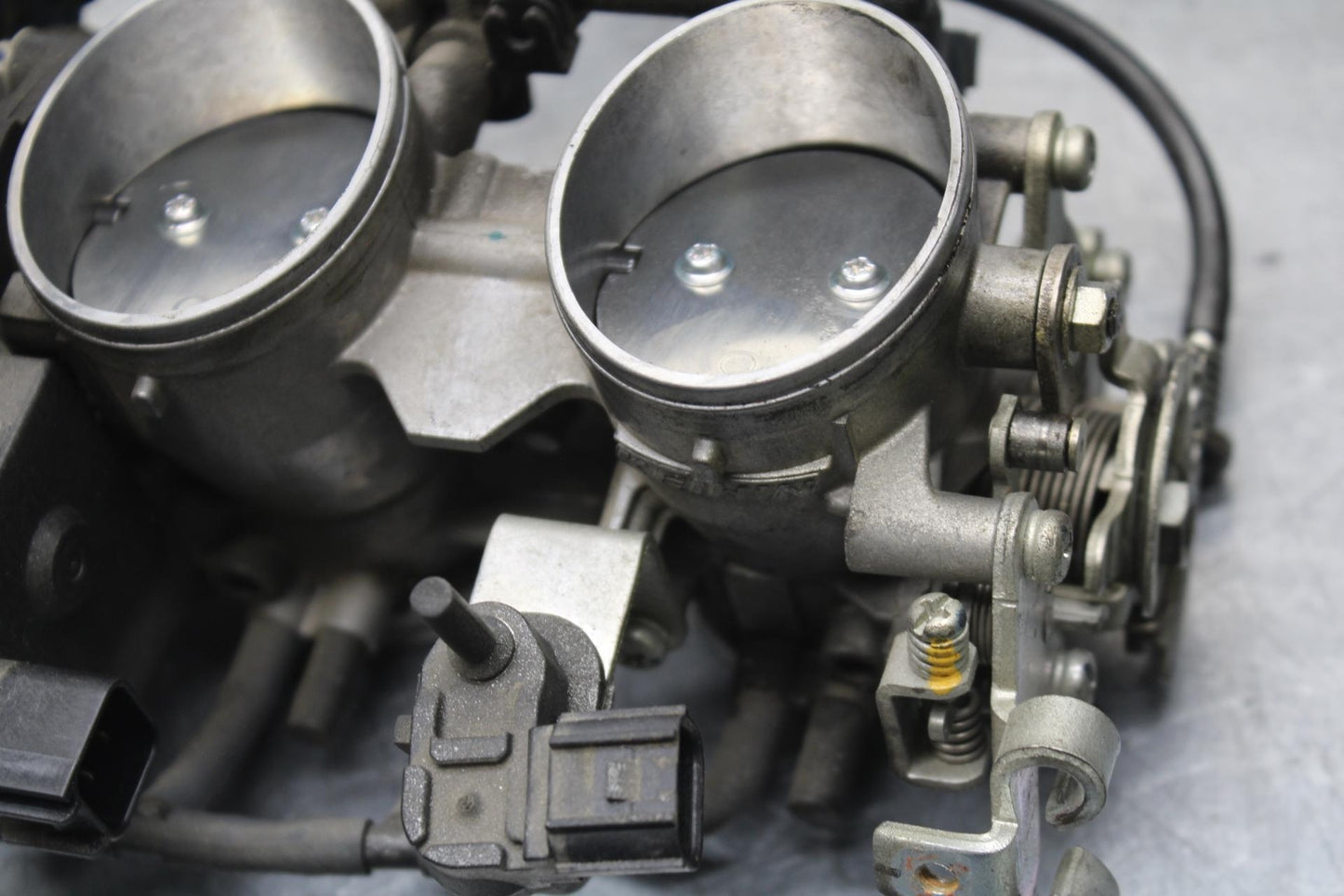 09-12 KAWASAKI NINJA ZX6R MAIN FUEL INJECTORS / THROTTLE BODIES 16163-0128 BB617