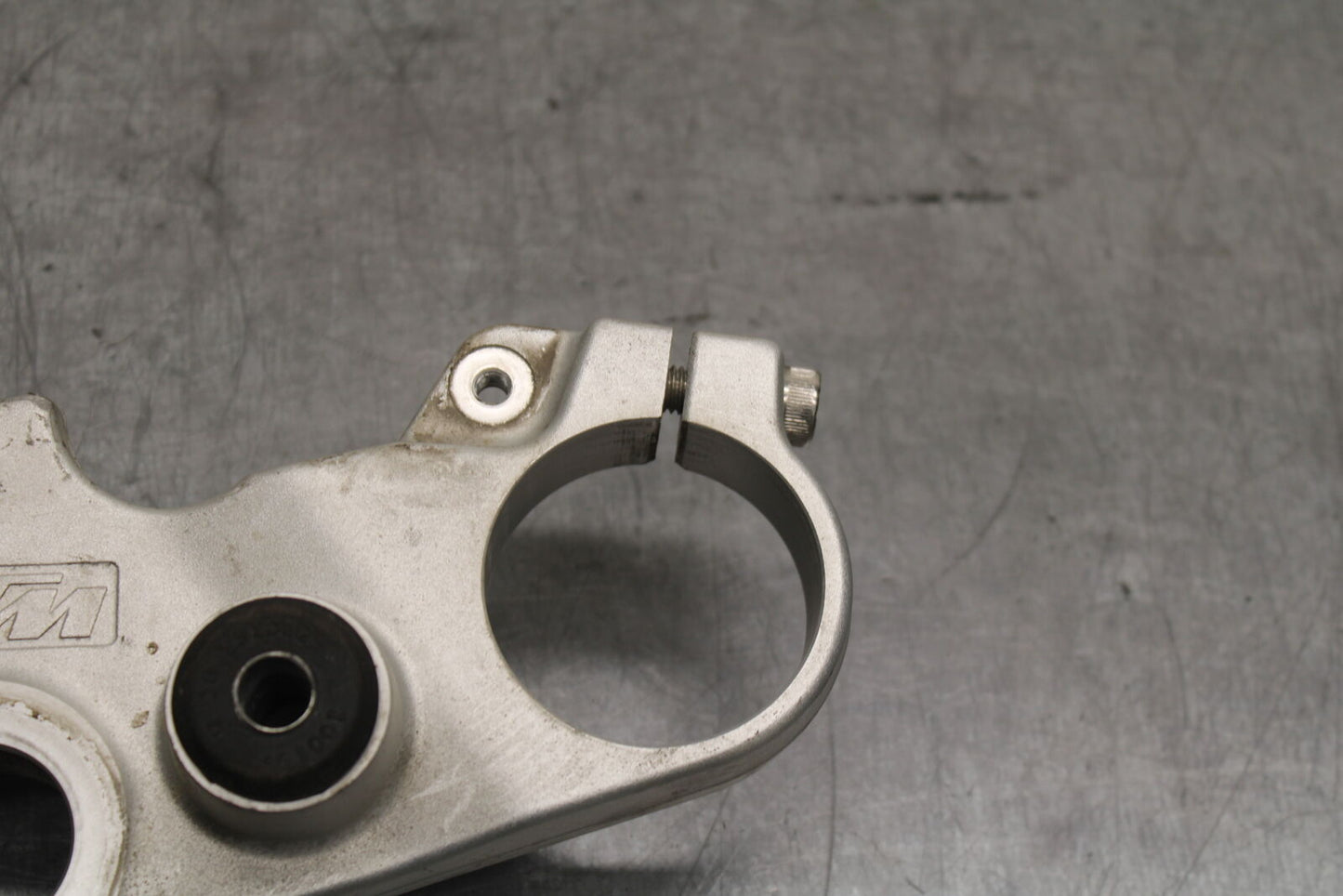 13-16 KTM 390 DUKE FORKS UPPER TRIPLE TREE CLAMP BB748