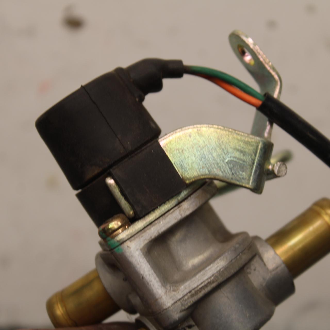 01-06 HONDA CBR600F4I AIR VALVE SOLENOID TOP ENGINE SWITCH SENSOR BB644