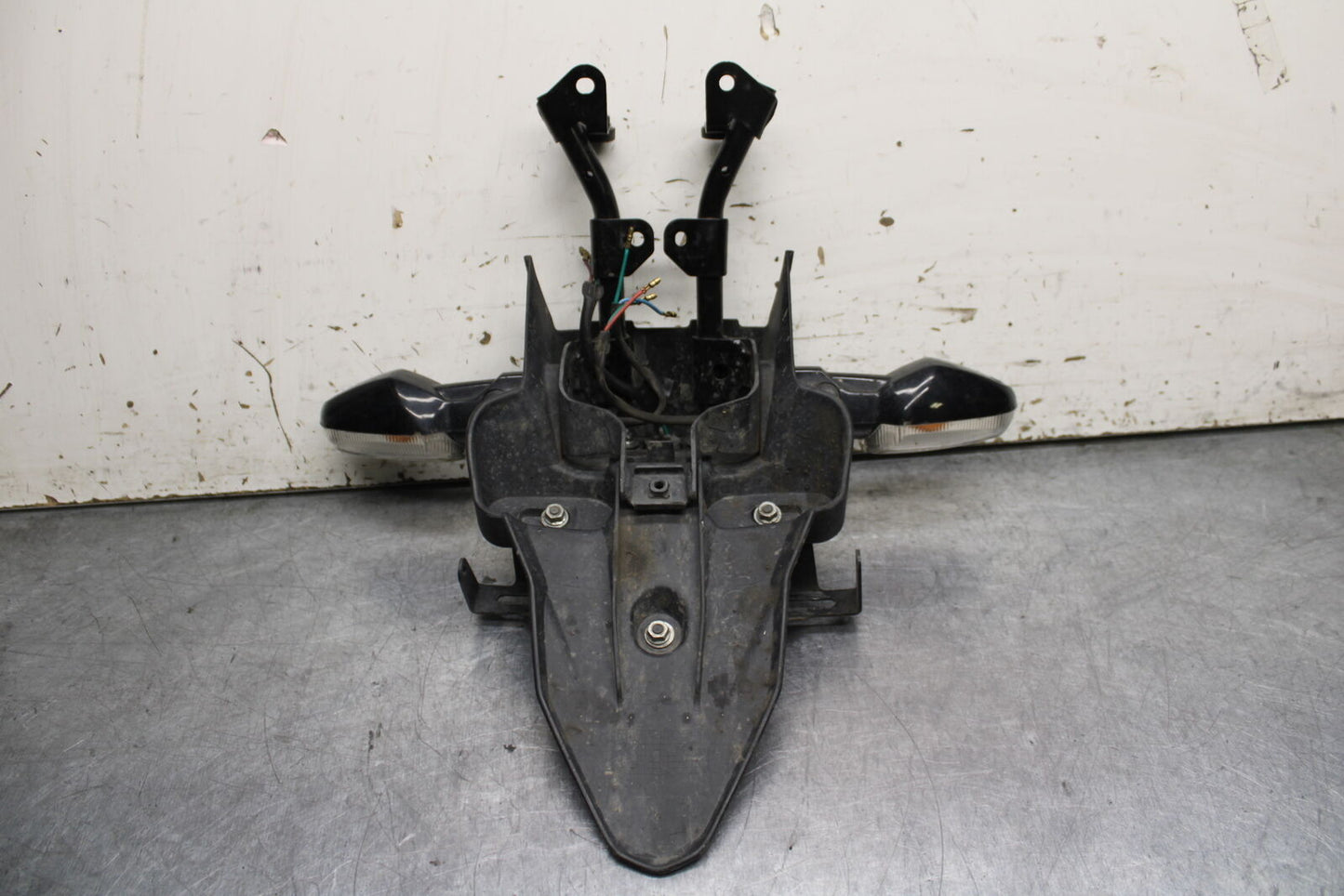 15-16 HONDA CB300F REAR BACK FENDER MUD GUARD BB740