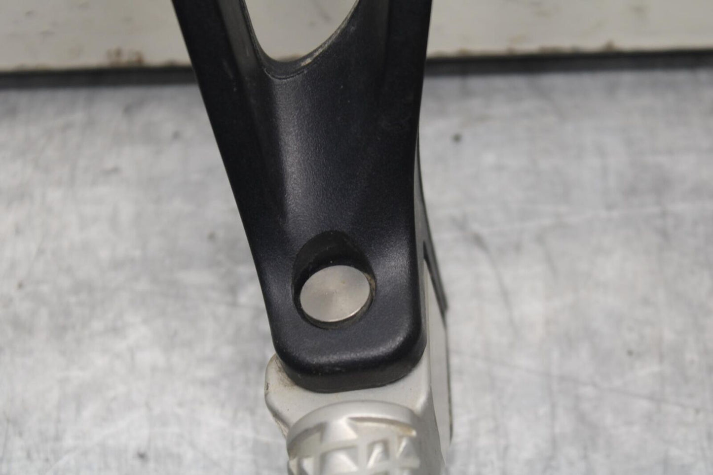 2016 BMW S1000R ABS REAR BACK PASSENGER PEG SET PAIR BB604