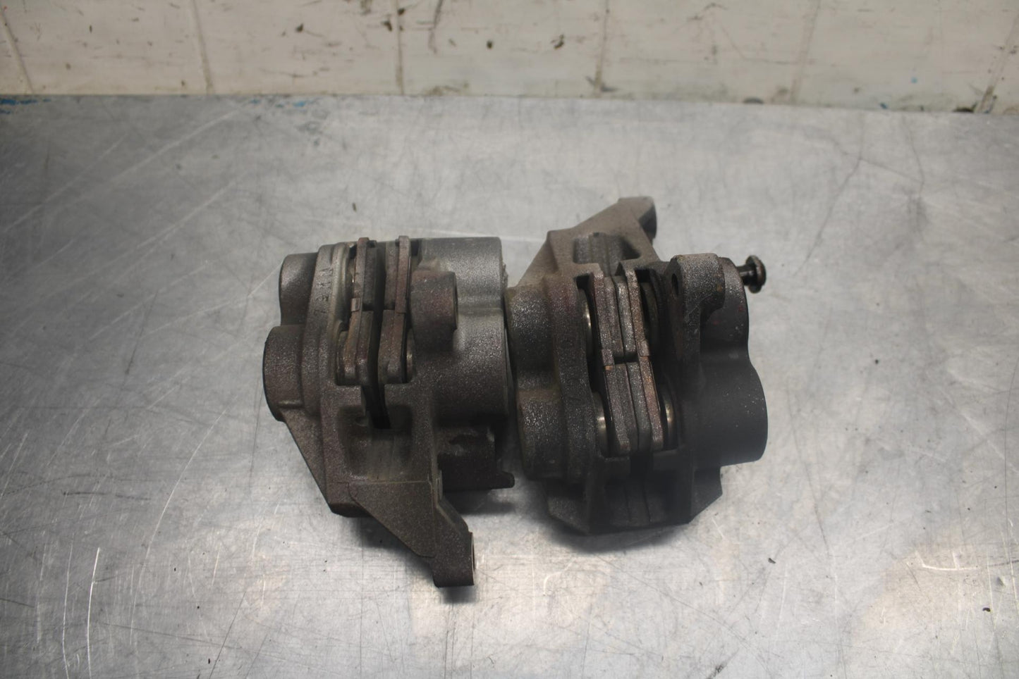 18-20 YAMAHA MT-07 RIGHT LEFT FRONT BRAKE CALIPER SET PAIR CALIPERS BB457