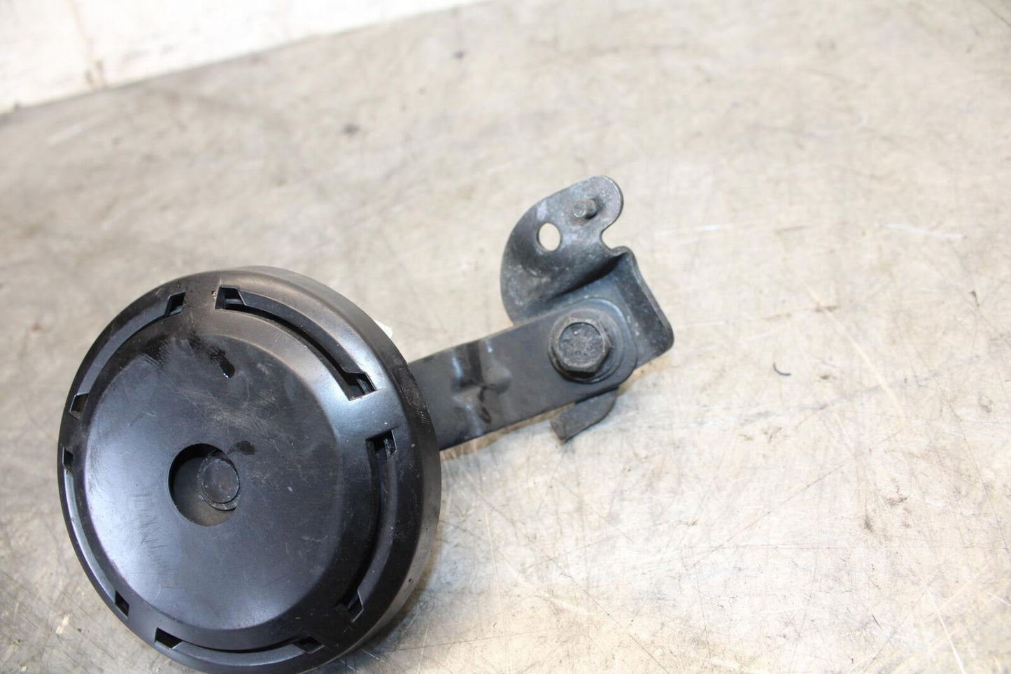 22-23 HUSQVARNA SVARTPILEN 401 HORN SIGNAL BB541