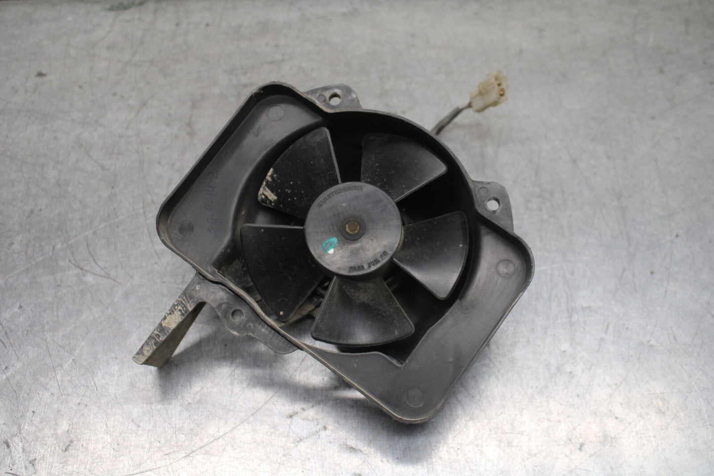 13-16 KTM 390 DUKE ENGINE RADIATOR COOLING FAN BB748