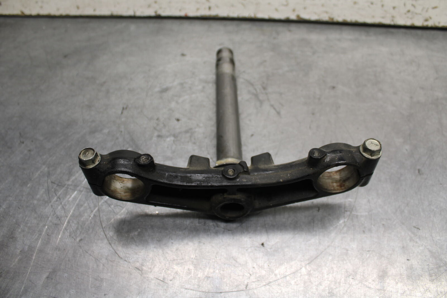15-16 HONDA CB300F FRONT FORKS CLAMP LOWER TRIPLE TREE STEM BB740