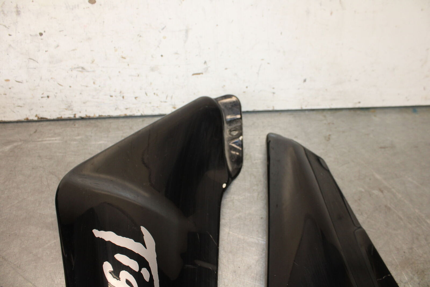 01-06 TRIUMPH TIGER 955I RIGHT LEFT FRONT SIDE SEAT PANELS TRIMS COWLS BB693
