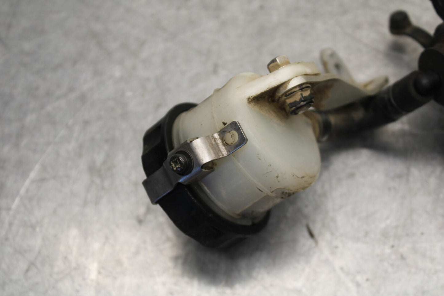09-11 TRIUMPH DAYTONA 675 FRONT BRAKE MASTER CYLINDER w/ LEVER BB652