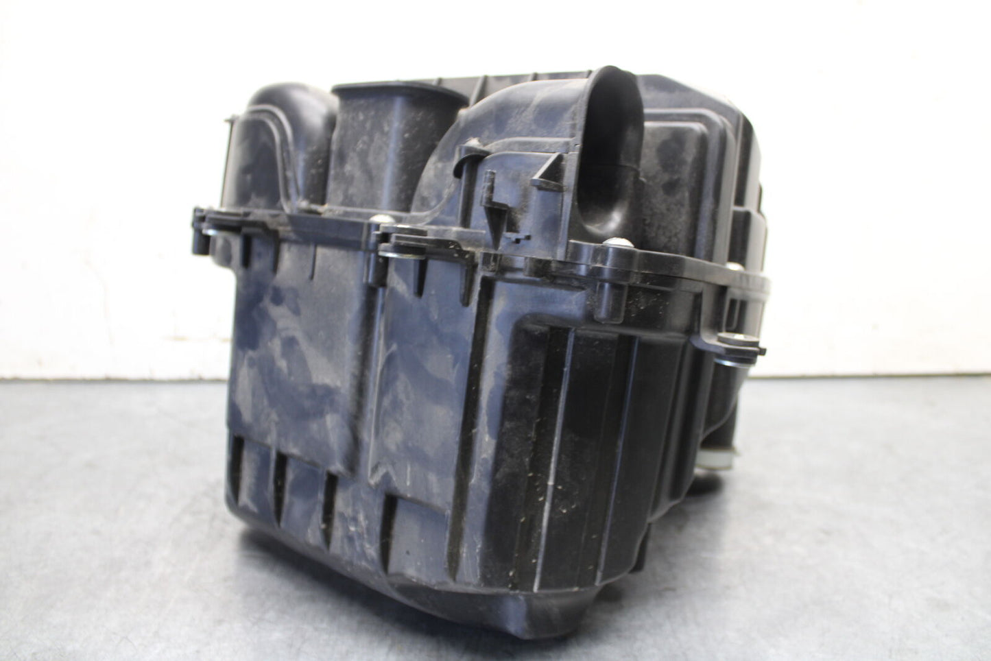 22-24 YAMAHA XSR900 AIRBOX AIR INTAKE FILTER BOX BB683