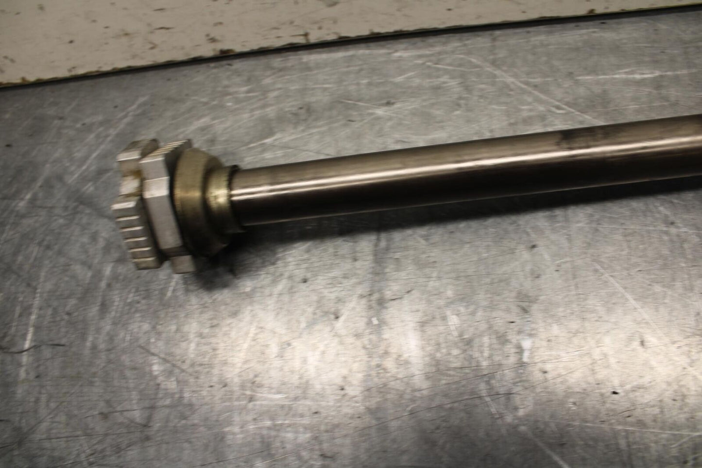 16-18 KTM 690 DUKE REAR AXLE BACK WHEEL RIM PIVOT BOLT AXEL BB631