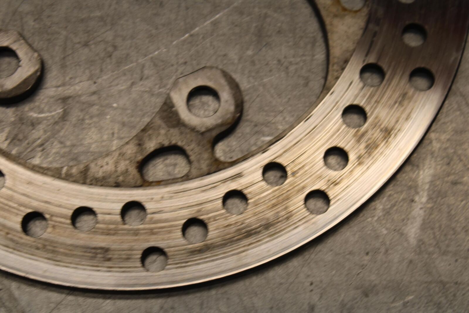 01-03 SUZUKI GSXR600 REAR ROTOR BACK BRAKE DISC 69211-33E10 BB633